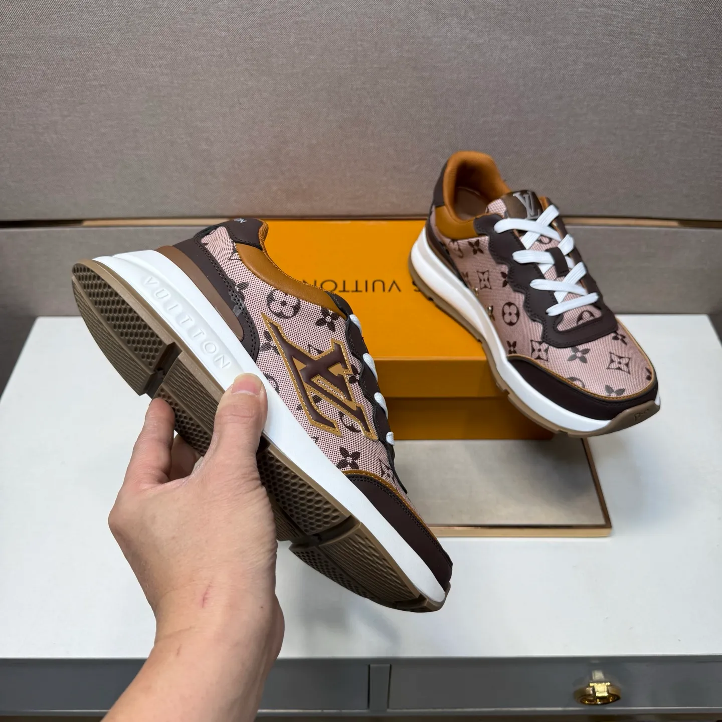 ⬛️Men's shoes 💰p442 [LV～] Men's casual shoes 2025z cabinet sales simultaneously 🔶Size: 38-44#️⃣ 🔷2 colors🔜The upper is made of multi-material splicing➕Mesh lining, comfortable and breathable, sole: original comfortable and wear-resistant outsole, ⚠️real thing📱photographed🎬real thing is better📢📢📢